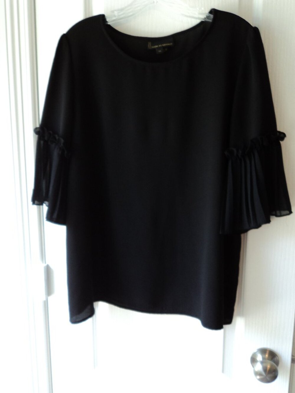 Women's Black 3/4 Sleeve Top